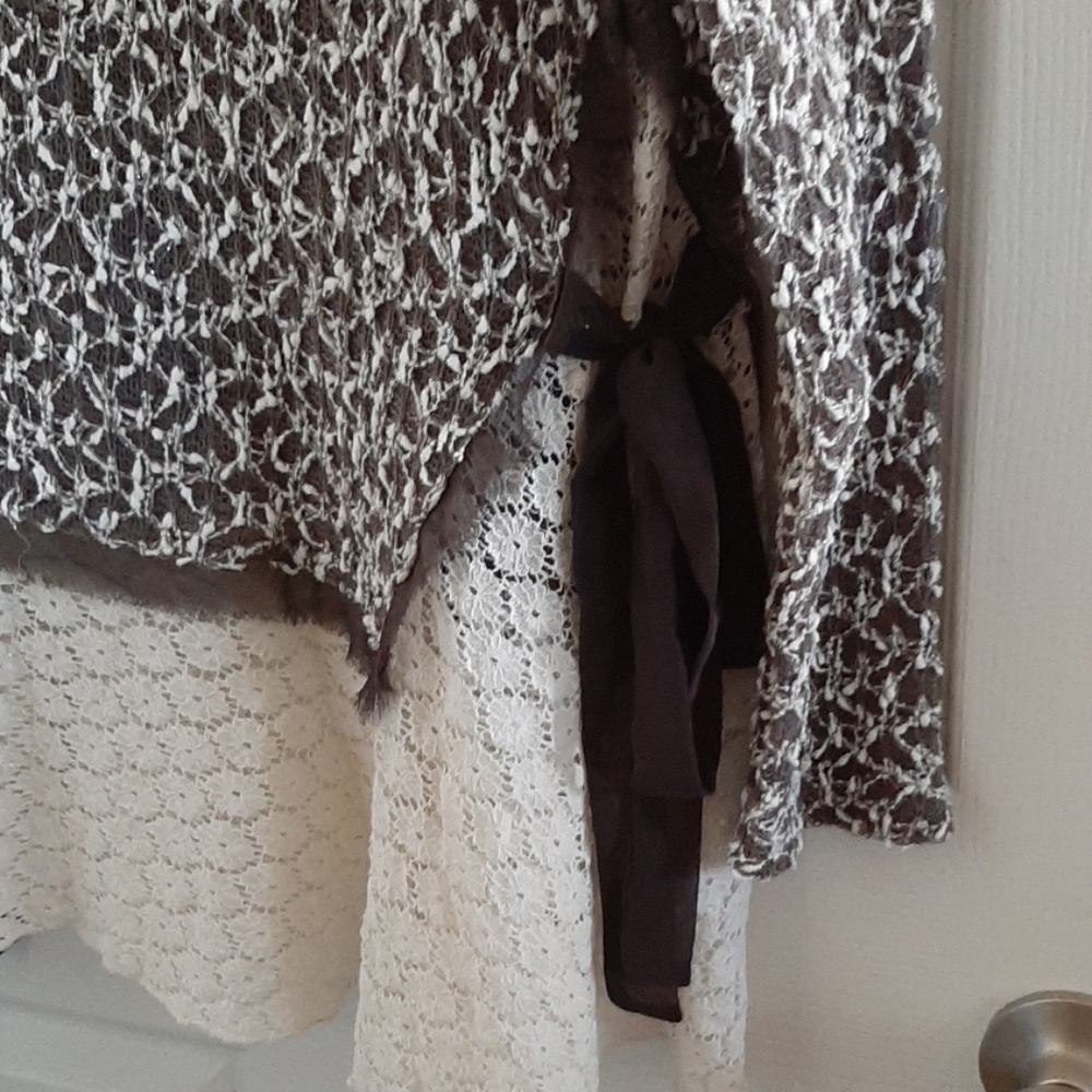 Altar'd State Blouse - Large - Picture 3 of 5